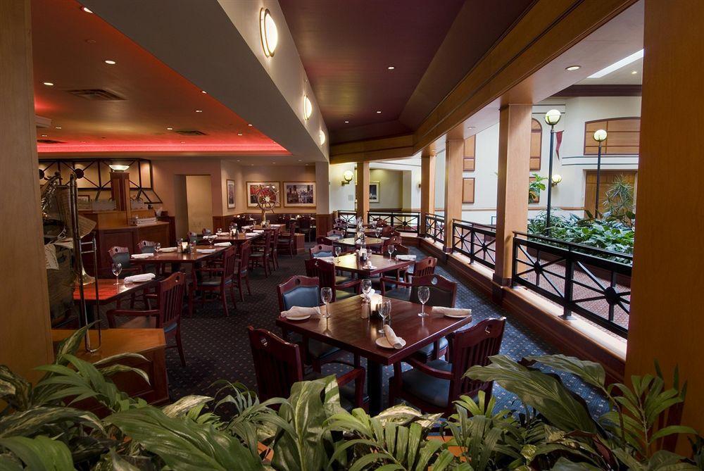 Chicago Marriott Northwest Hotel Хофман Истейтс Ресторант снимка