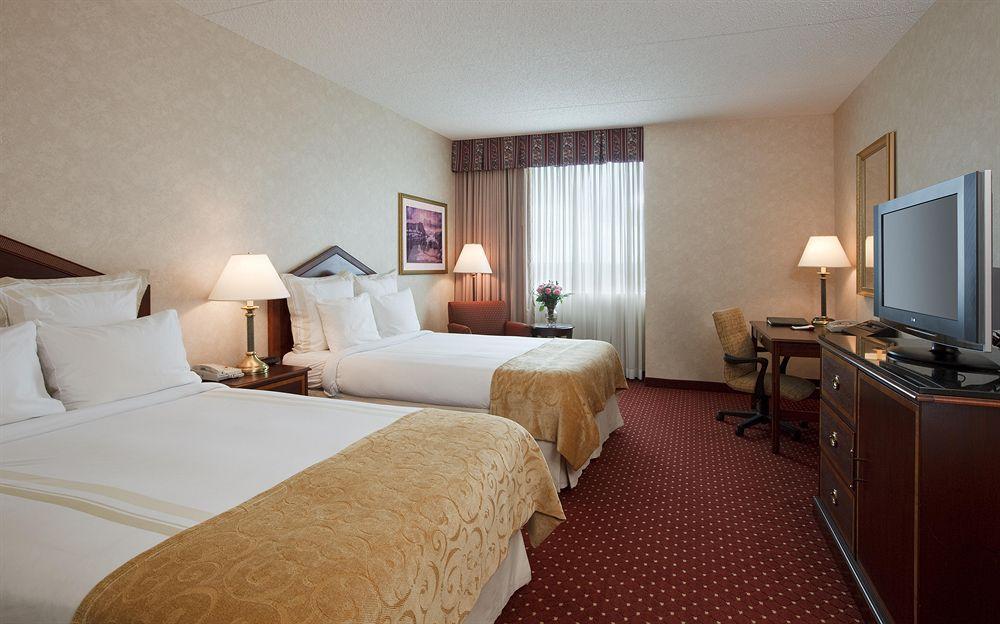 Chicago Marriott Northwest Hotel Хофман Истейтс Стая снимка